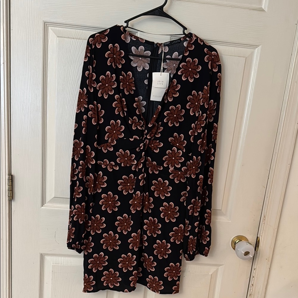 Pull & Bear Floral Black and Brown Dress